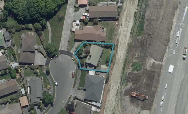 12 Langham Place, Redwood, Christchurch - Carousel 1
