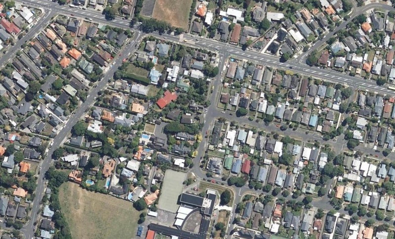 16 Willoughby Street, Woburn, Lower Hutt - Carousel 1