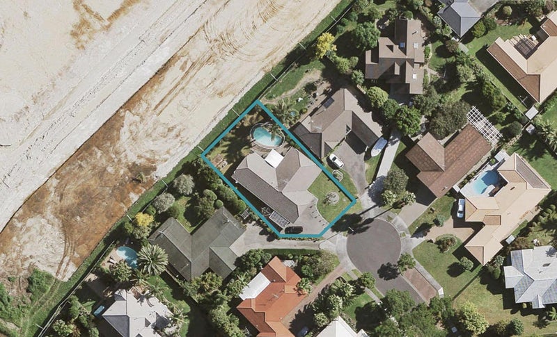 21 Perotti Place, Conifer Grove, Takanini - Carousel 1
