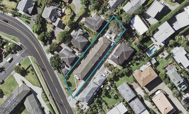 2/21 East Coast Road, Milford, Auckland - Carousel 1