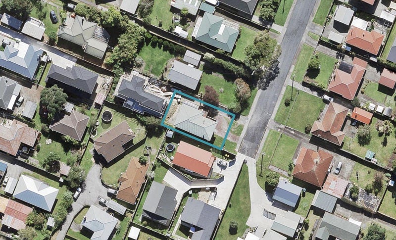 9 Bamboo Grove, Kelston, Auckland - Carousel 1