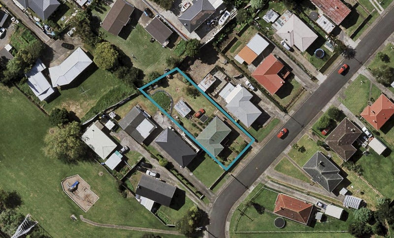 13 Cooper Crescent, Otara, Auckland - Carousel 1