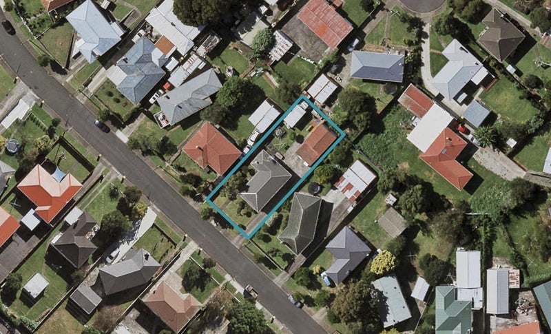 35 Clayton Avenue, Otara, Auckland - Carousel 1