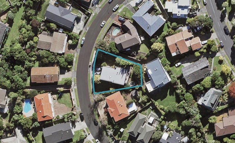 10 Calman Place, Chatswood, Auckland - Carousel 1