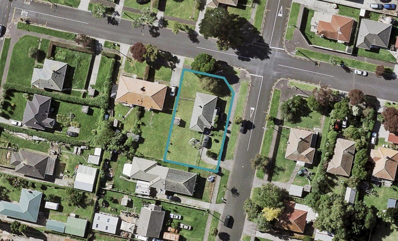 25 Kawiti Avenue, Point England, Auckland - Carousel 1