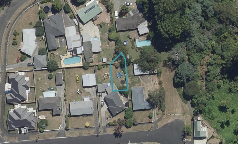 1/8 Keitha Place, Glenview, Hamilton - Carousel 1