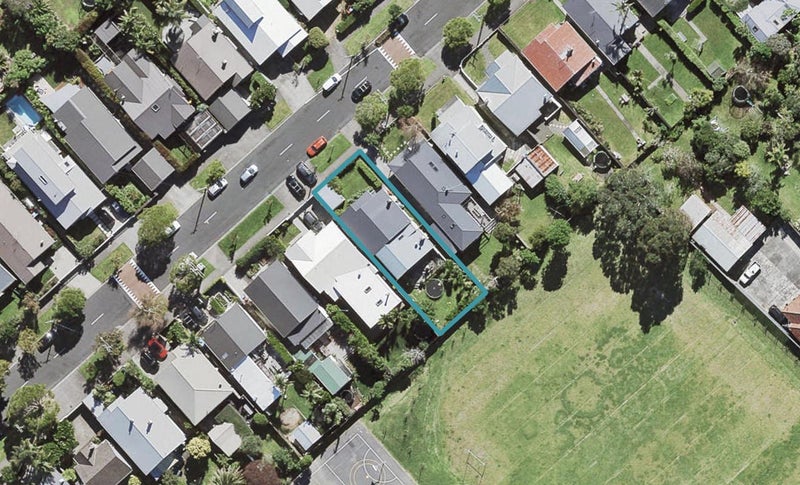25 Warwick Avenue, Westmere, Auckland - Carousel 1