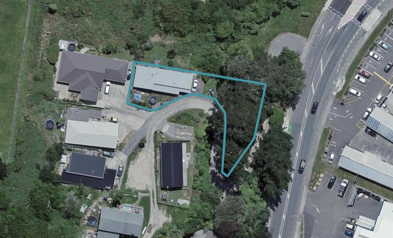 38A Kenepuru Dr, Tawa, Wellington - Carousel 1