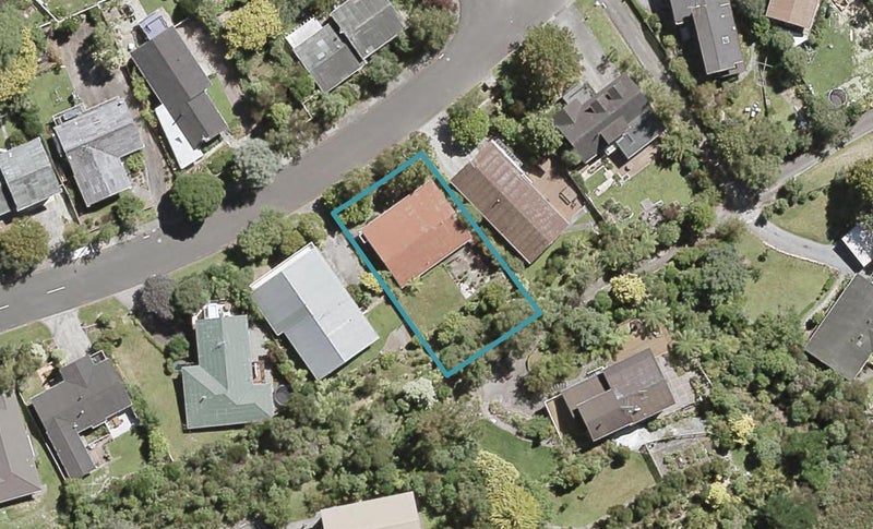 28 Chichester Drive, Pinehaven, Upper Hutt - Carousel 1
