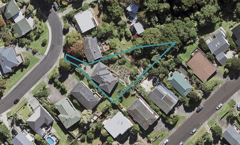 9 Hume Drive, Hillcrest, Auckland - Carousel 1