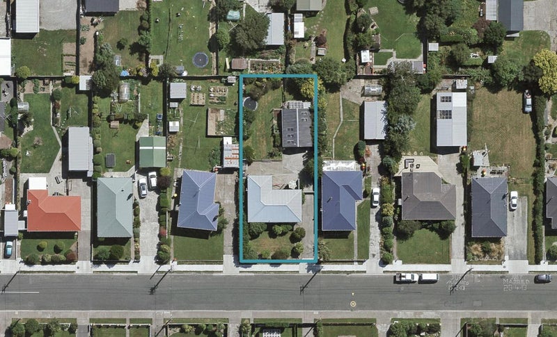 10 Holloway Street, Waikiwi, Invercargill - Carousel 1