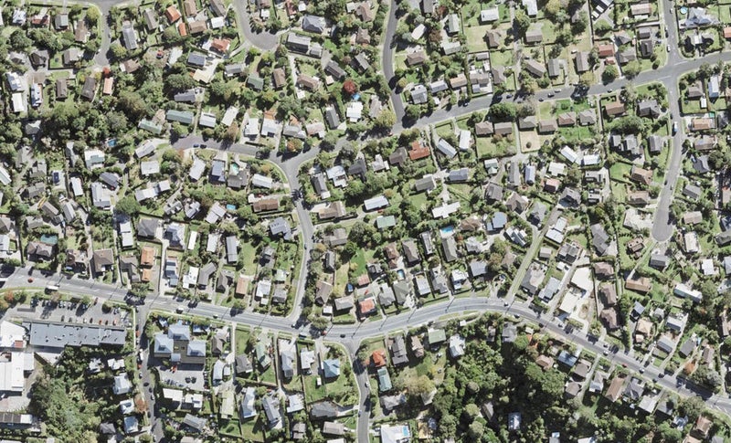 4 Nor'East Drive, Northcross, Auckland - Carousel 1