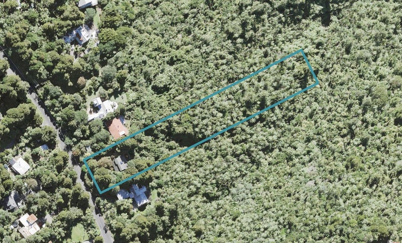 555 Scenic Drive, Waiatarua, Auckland - Carousel 1
