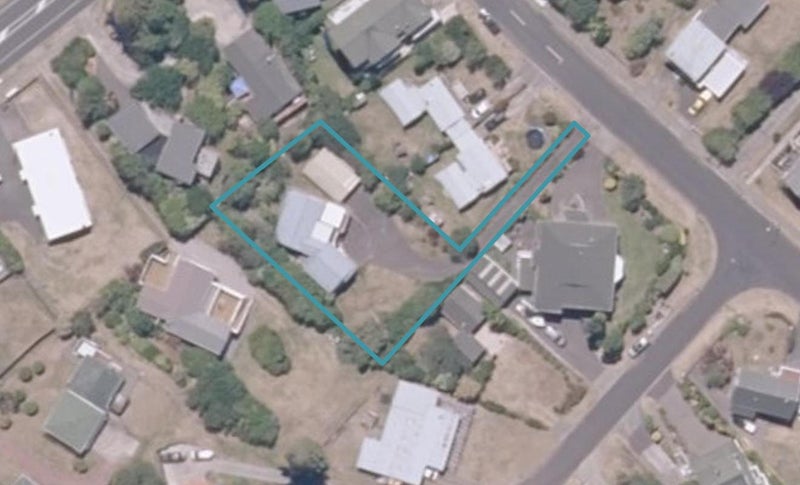 8 Alberta Street, Acacia Bay, Taupo - Carousel 1