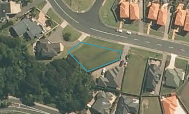 98 West Hoe Heights, Orewa, Orewa - Carousel 1