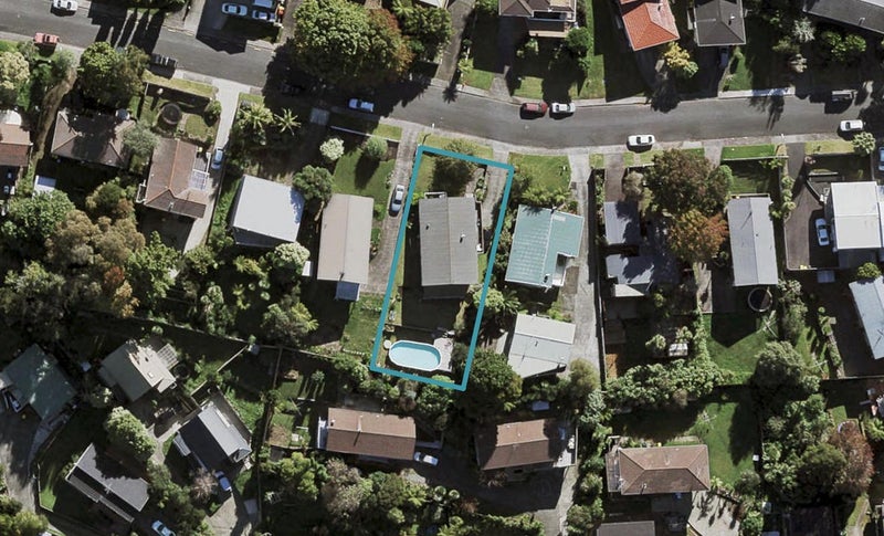 10 Finn Place, Totara Vale, Auckland - Carousel 1