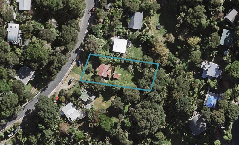 15 Palm Road, Palm Beach, Waiheke Island - Carousel 1