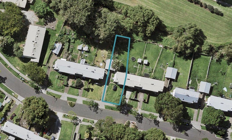 24 Maybury Street, Point England, Auckland - Carousel 1