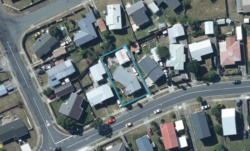 72 Conclusion Street, Ascot Park, Porirua - Carousel 1