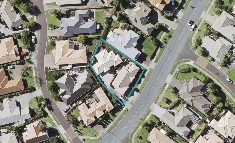 2/39 Tarnica Road, Northpark, Auckland - Carousel 1