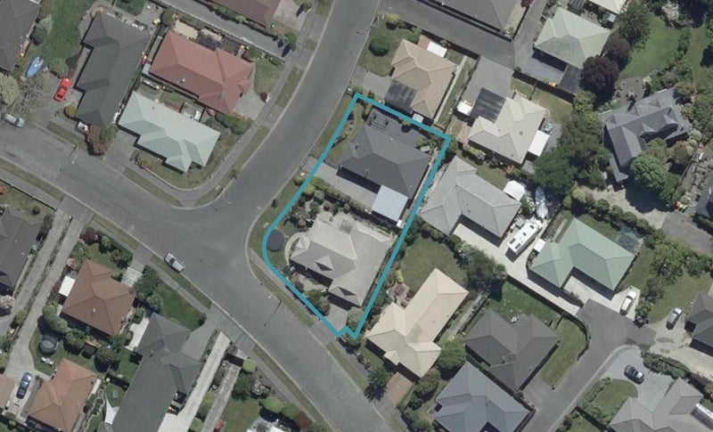 2/2 Innisfree Place, Northwood, Christchurch - Carousel 1