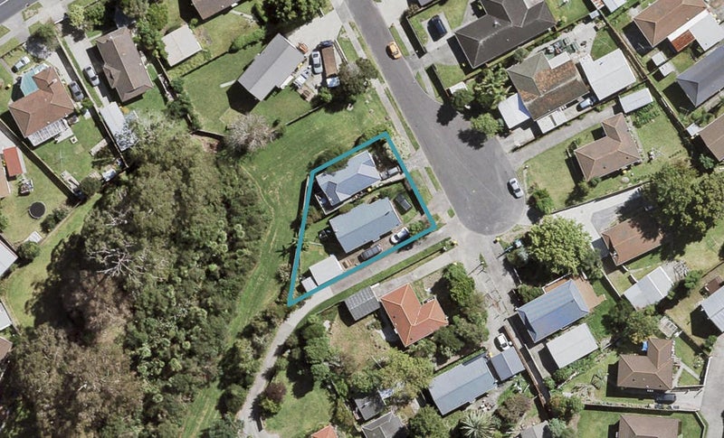 5 Hamblyn Place, Ranui, Auckland - Carousel 1