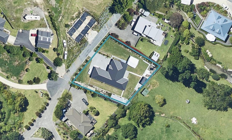 10 Grasmere Way, Bethlehem, Tauranga - Carousel 1