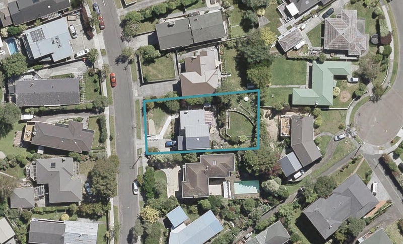 17 Dowling Grove, Silverstream, Upper Hutt - Carousel 1