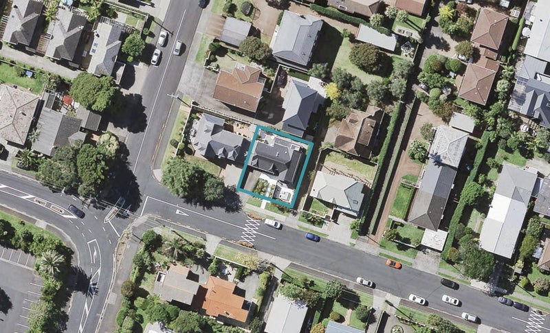 25B Milford Road, Milford, Auckland - Carousel 1