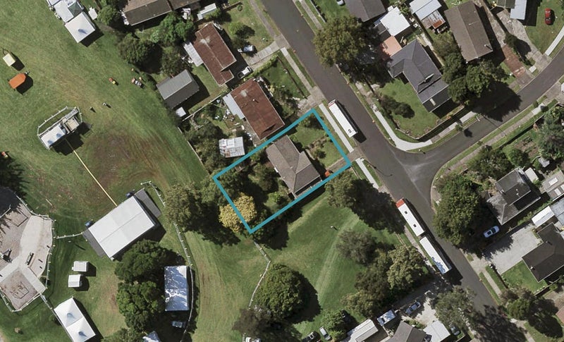 14 Sandrine Avenue, Clover Park, Auckland - Carousel 1