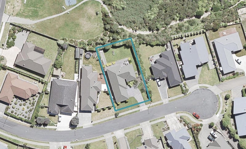 6 James Nairn Grove, Riverstone Terraces, Upper Hutt - Carousel 1
