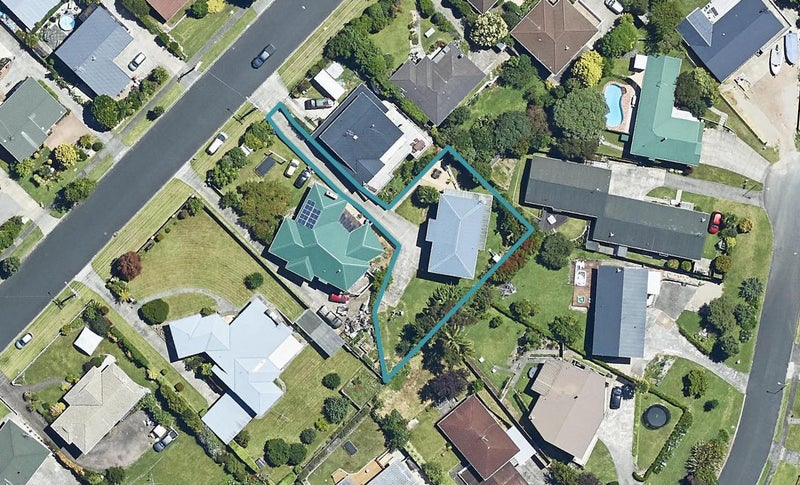 22B Brookfield Terrace, Brookfield, Tauranga - Carousel 1