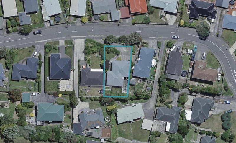 7 Trebann Street, Paparangi, Wellington - Carousel 1