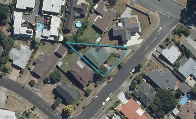 4 Gilbass Avenue, Hamilton Lake, Hamilton - Carousel 1