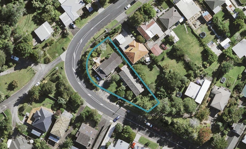 34 Norman Road, Titirangi, Auckland - Carousel 1