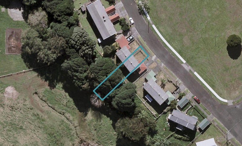 97 Banks Street, Marfell, New Plymouth - Carousel 1