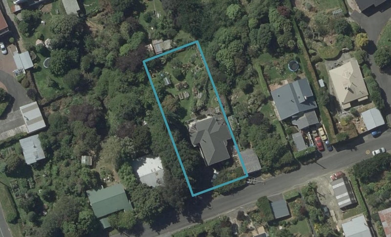 27 Waikana Street, Broad Bay, Dunedin - Carousel 1