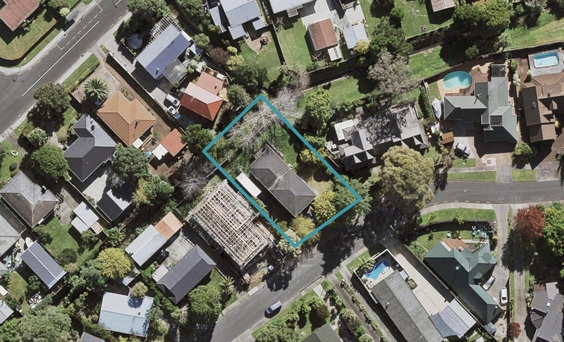 2/21 Uppingham Crescent, Hillcrest, Auckland - Carousel 1