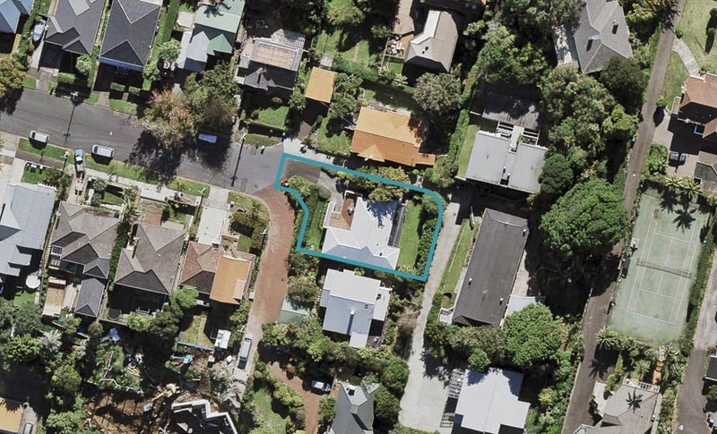 30 Rewa Road, Three Kings, Auckland - Carousel 1