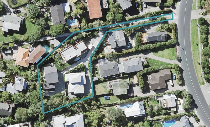 1/304 Beach Road, Campbells Bay, Auckland - Carousel 1