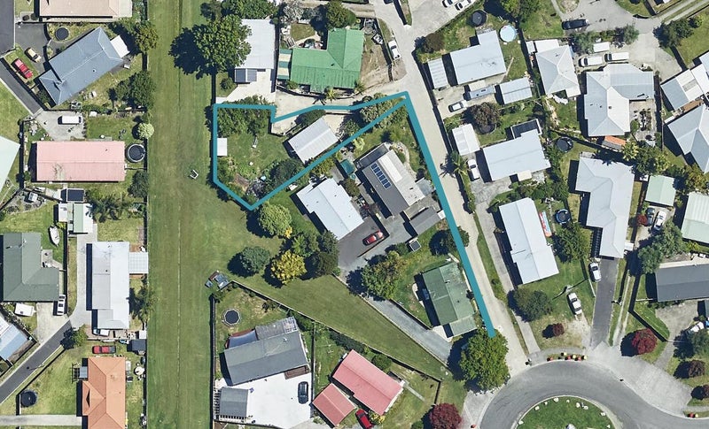 12C Lyn Grove, Papamoa Beach, Papamoa - Carousel 1