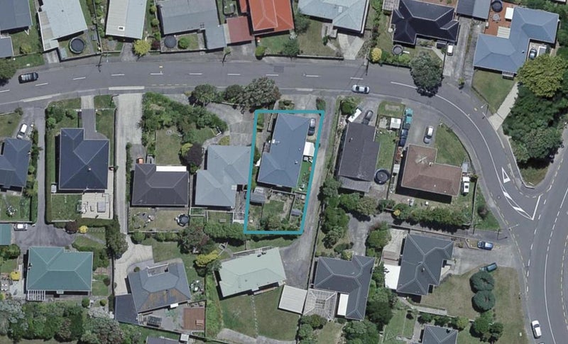 5 Trebann Street, Paparangi, Wellington - Carousel 1