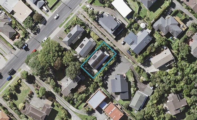 33B Aberdeen Road, Castor Bay, Auckland - Carousel 1