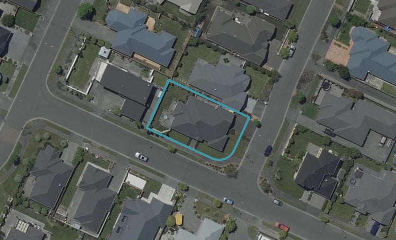 20 Te Pihopa Way, Aidanfield, Christchurch - Carousel 1