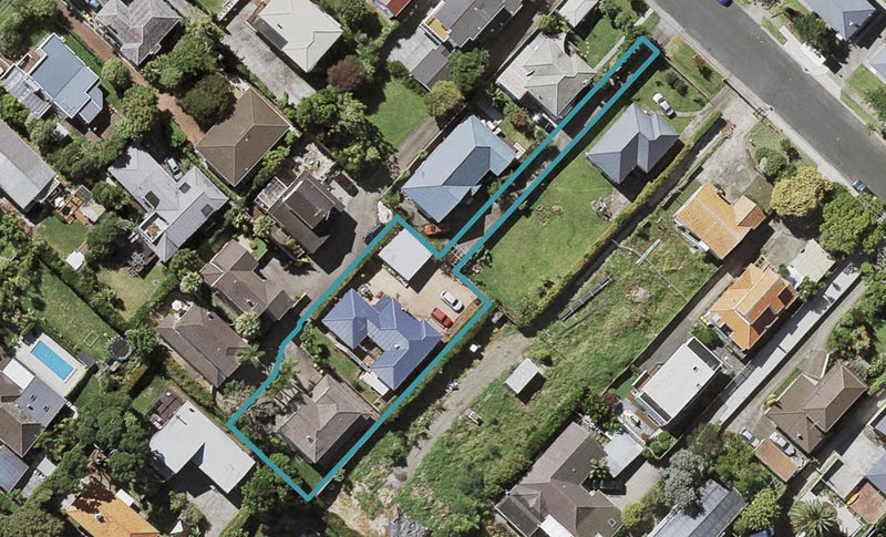 1/0 Dallinghoe Crescent, Milford, Auckland - Carousel 1