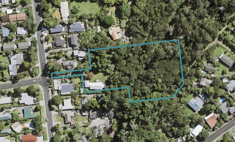 90 Konini Road, Titirangi, Auckland - Carousel 1