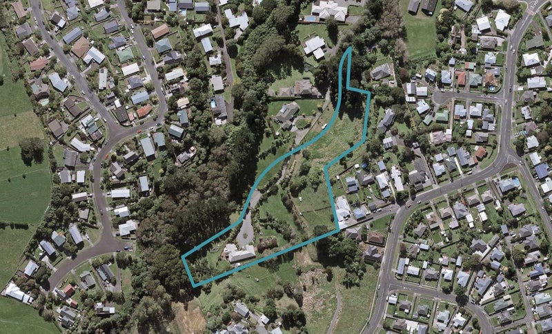 11 The Enclave, Frankleigh Park, New Plymouth - Carousel 1