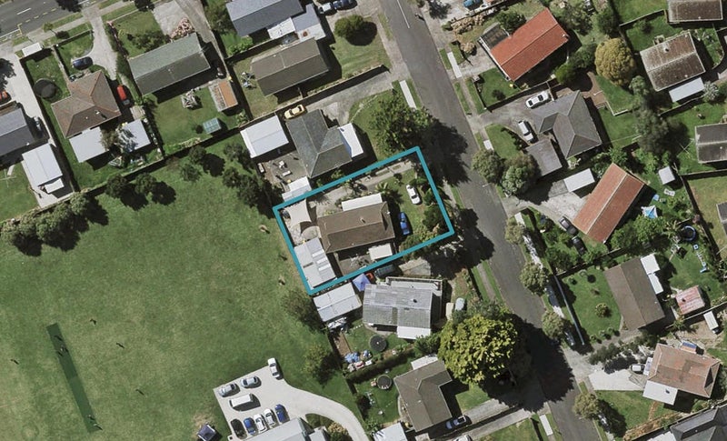 5 Shalimar Place, Clover Park, Auckland - Carousel 1