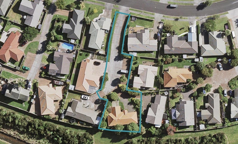 8B Sheriff Place, Randwick Park, Auckland - Carousel 1