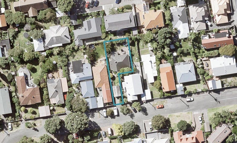 8A Puriri Street, Eastbourne, Lower Hutt - Carousel 1